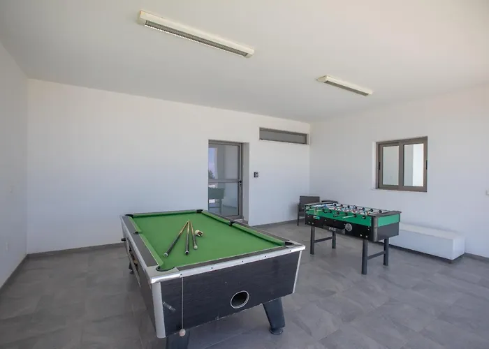 Marylou Villa Protaras